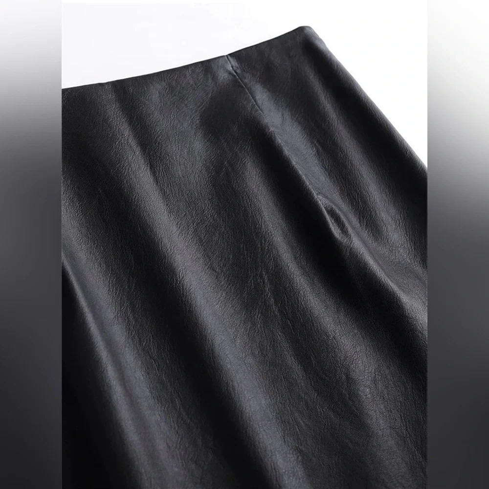Women’s Vegan Leather Pencil Skirt – Black | Size Medium